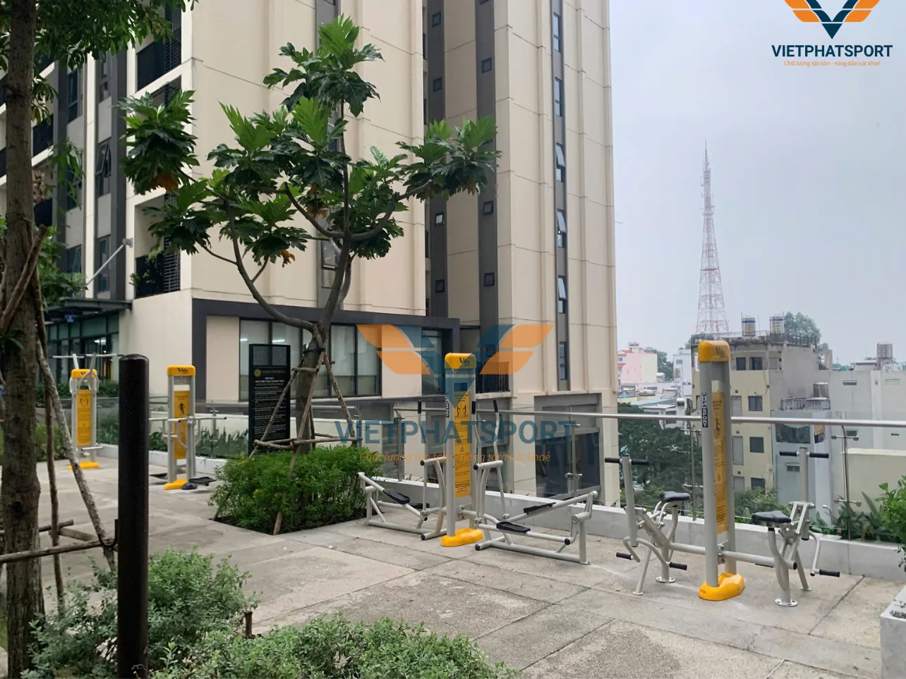 Chung cư Hà Đô, TP. HCM lắp đặt máy tập thể dục ngoài trời cao cấp cho cư dân