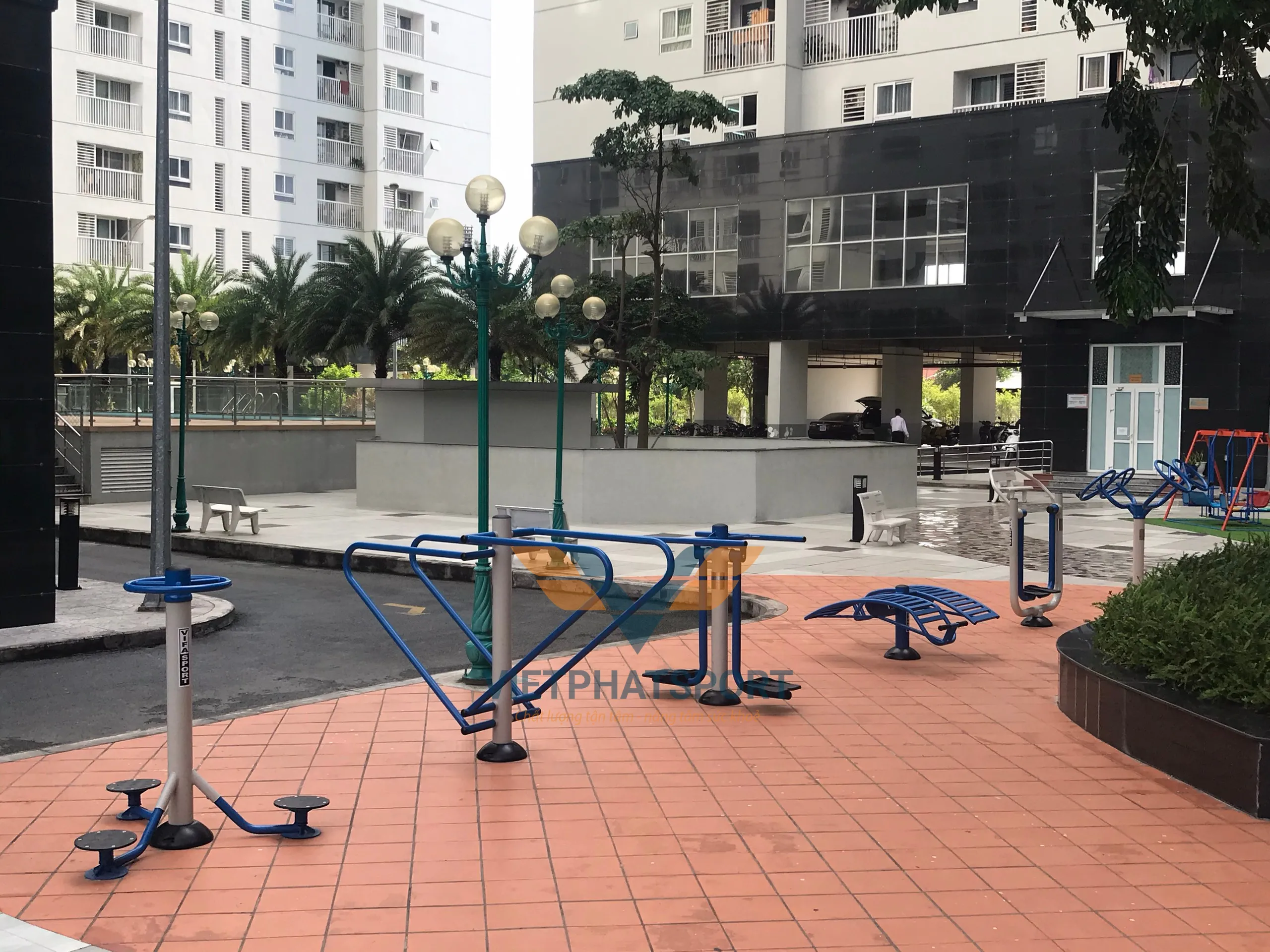 Chung cư Tara Residence lắp đặt dụng cụ thể thao ngoài trời và thiết bị trẻ em cho cư dân