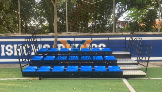 Lắp đặt khán đài xếp cho trường Quốc tế TP. HCM