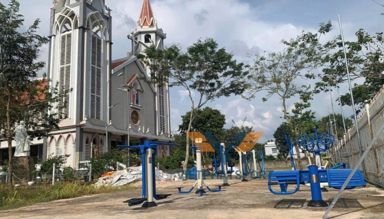 Lắp đặt máy tập công viên cho Giáo xứ Tân Hiệp, tỉnh Đồng Nai